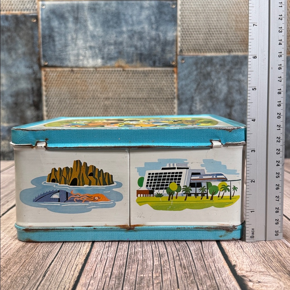 Vintage Aladdin Walt Disney World Metal Lunch Box and Thermos - Picture 4 of 16